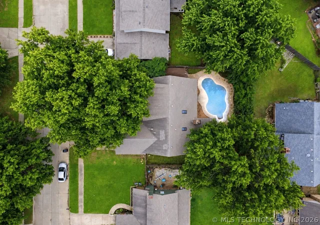 Photo 2 of Single family home for sale at 2605 W Urbana St, Broken Arrow, OK 74012 | MLS# 2623033 | Listing updated on 2026-10-05