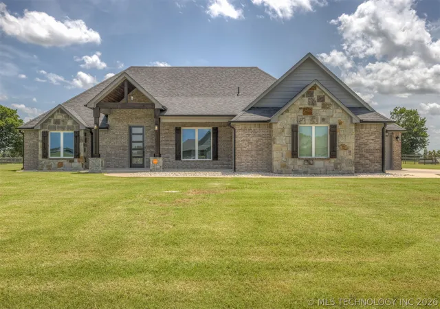 Homes for sale in Oologah, OK | 2920 Crosscreek Dr, Oologah, OK 74053 | MLS# 2623328