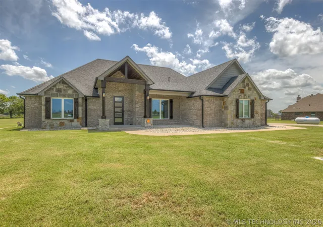 Homes for sale in Oologah, OK | 2920 Crosscreek Dr, Oologah, OK 74053 | MLS# 2623328