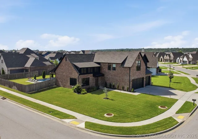 Photo 4 of Sale Pending at 12722 S Maplewood Ave E, Bixby, OK 74008 | MLS# 2623632 | Listing updated on 2026-08-27