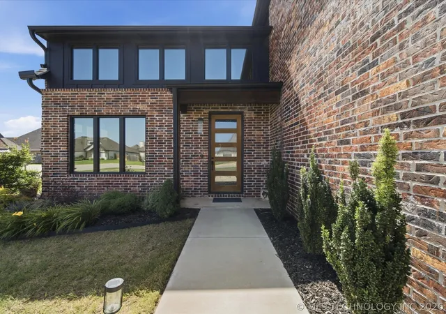 Photo 5 of Sale Pending at 12722 S Maplewood Ave E, Bixby, OK 74008 | MLS# 2623632 | Listing updated on 2026-08-27