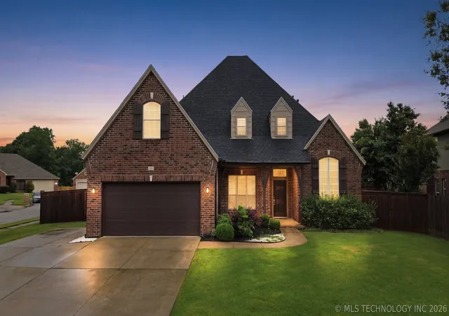 1st image of 103 S Butternut Ave, Broken Arrow, OK 74012 | MLS# 2623601