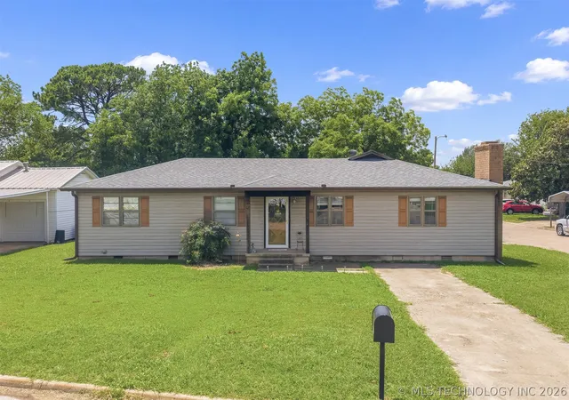Homes for sale in Marietta, OK | 307 N 6th St, Marietta, OK 73448 | MLS# 2623641