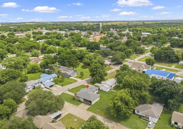 Homes for sale in Marietta, OK | 307 N 6th St, Marietta, OK 73448 | MLS# 2623641