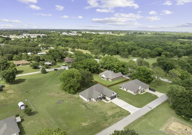Homes for sale in Lone Grove, OK | 40 Whipperwill St, Lone Grove, OK 73443 | MLS# 2623652