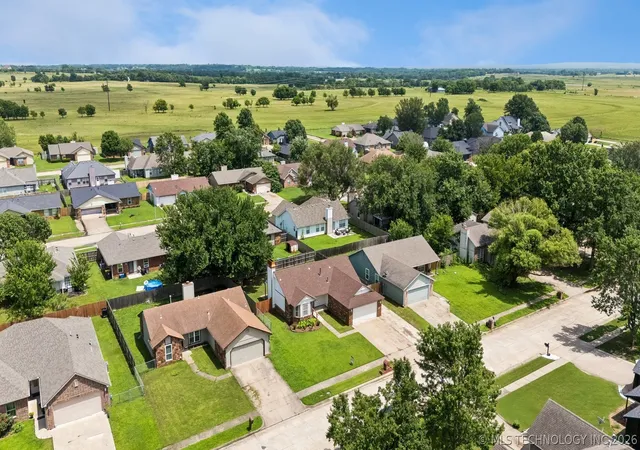 Homes for sale in Mounds, OK | 17673 S Tacoma St, Mounds, OK 74047 | MLS# 2623569