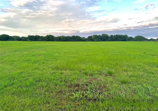 Photo 2 of Sale Pending at 4 Dairy Dr, Hendrix, OK 74741 | MLS# 2623666 | Listing updated on 2026-08-20
