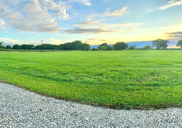 Photo 3 of Sale Pending at 4 Dairy Dr, Hendrix, OK 74741 | MLS# 2623666 | Listing updated on 2026-08-20