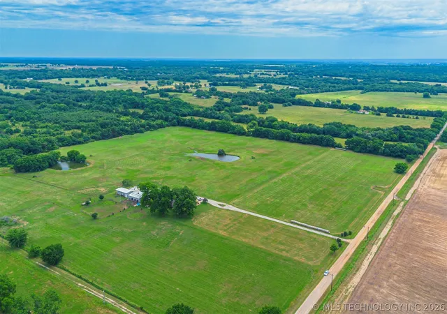 Photo 4 of Sale Pending at 4 Dairy Dr, Hendrix, OK 74741 | MLS# 2623666 | Listing updated on 2026-08-20