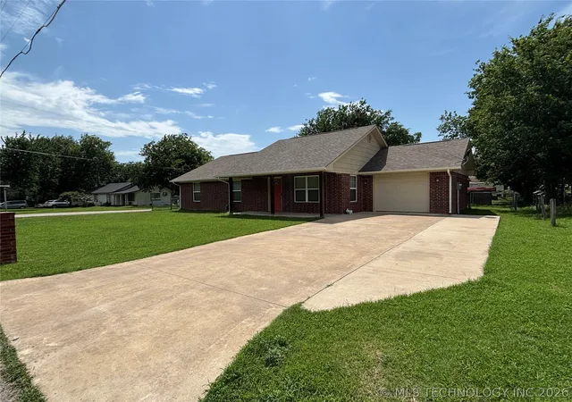 Homes for sale in Caddo, OK | 220 S Arkansas, Caddo, OK 74729 | MLS# 2623519