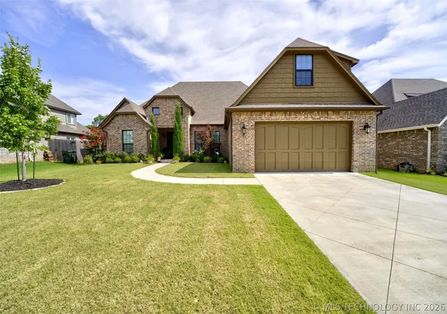Homes for sale in Sand Springs, OK | 17 E 32nd St, Sand Springs, OK 74063 | MLS# 2623683