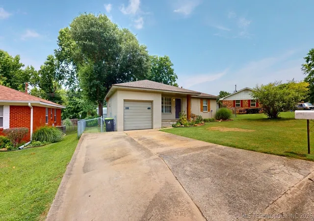 Homes for sale in Ada, OK | 1830 E 17Th, Ada, OK 74820 | MLS# 2623687