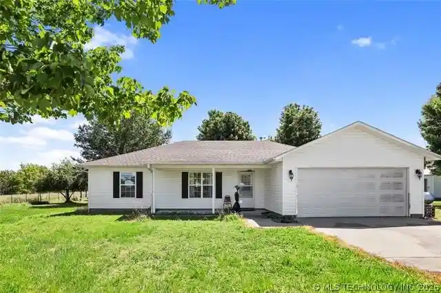 Single family home for sale at 33696 S 640 Road, Jay, OK 74346 | MLS# 2623701