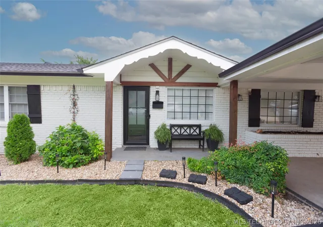 2nd image of 804 E Pierce Ave, Mc Alester, OK 74501 | MLS# 2622441