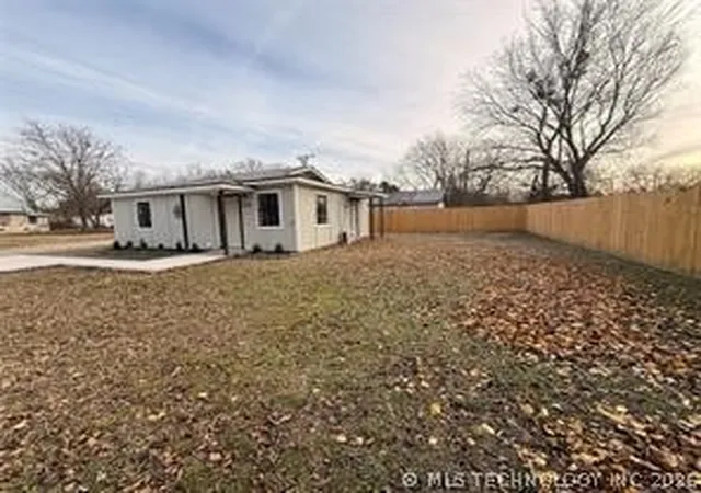 Homes for sale in Haskell, OK | 606 N Broadway Ave, Haskell, OK 74436 | MLS# 2623738