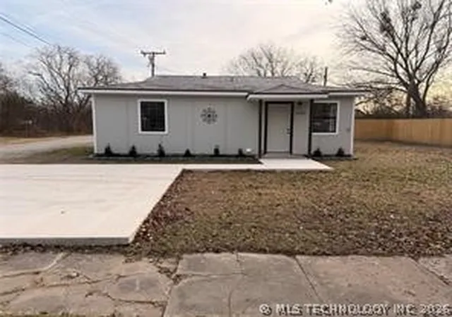 Homes for sale in Haskell, OK | 606 N Broadway Ave, Haskell, OK 74436 | MLS# 2623738