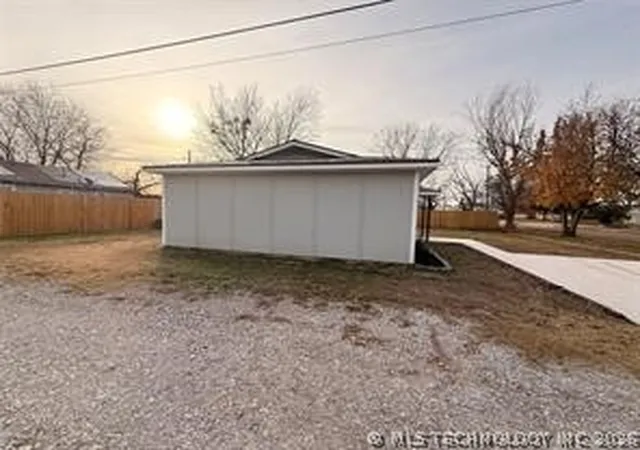 Homes for sale in Haskell, OK | 606 N Broadway Ave, Haskell, OK 74436 | MLS# 2623738