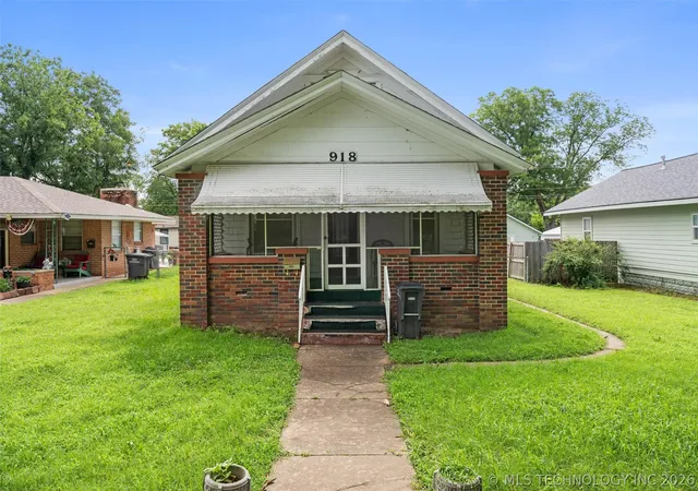 1st image of 918 Se Delaware Ave, Bartlesville, OK 74003 | MLS# 2623710