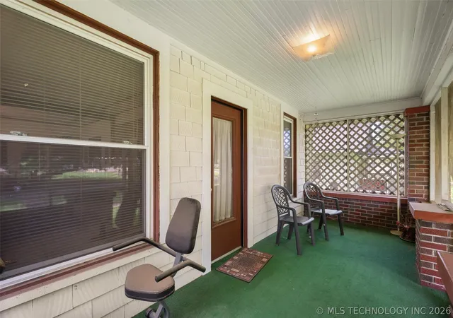 2nd image of 918 Se Delaware Ave, Bartlesville, OK 74003 | MLS# 2623710
