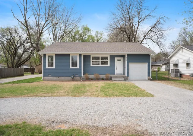 1st image of 517 W Clyde Ave, Vinita, OK 74301 | MLS# 2614915