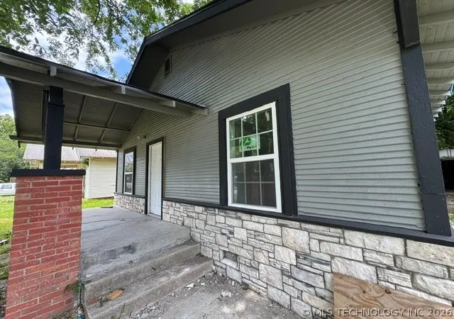 Photo 3 of Single family home for sale at 712 West 9th, Ada, OK 74820 | MLS# 2623754 | Listing updated on 2026-08-25