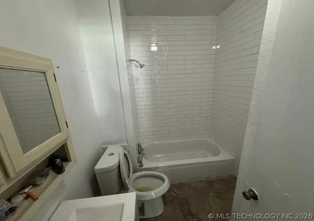 5th image of 712 W 9th, Ada, OK 74820 | MLS# 2623754