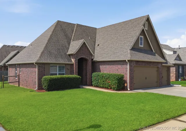 Photo 1 of Sale Pending at 7514 E 83rd Place N, Owasso, OK 74055 | MLS# 2623741 | Listing updated on 2026-08-21