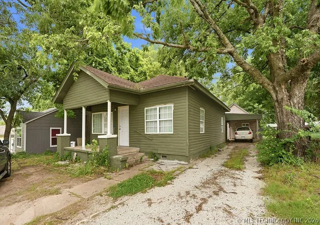 2nd image of 512 E 16Th, Ada, OK 74820 | MLS# 2623793