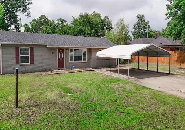 Homes for sale in Holdenville, OK | 111 Warren, Holdenville, OK 74848 | MLS# 2623460