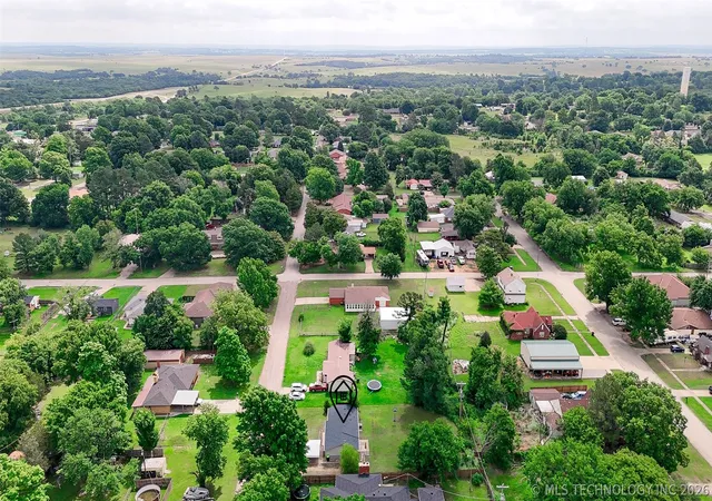 Homes for sale in Holdenville, OK | 111 Warren, Holdenville, OK 74848 | MLS# 2623460