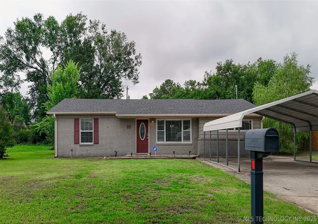 Homes for sale in Holdenville, OK | 111 Warren, Holdenville, OK 74848 | MLS# 2623460