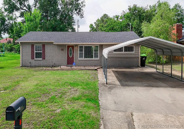 Homes for sale in Holdenville, OK | 111 Warren, Holdenville, OK 74848 | MLS# 2623460