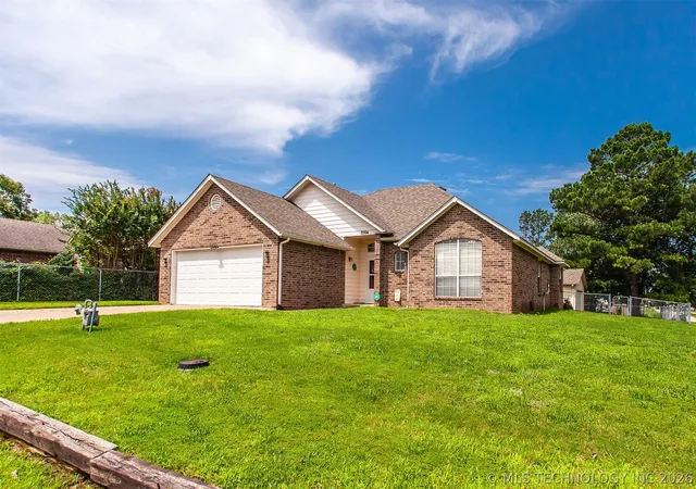 Homes for sale in Broken Arrow, OK | 3504 S 216th Ave E, Broken Arrow, OK 74014 | MLS# 2623660