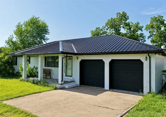 Homes for sale in Porum, OK | 430211 Texanna Rd, Porum, OK 74455 | MLS# 2623713
