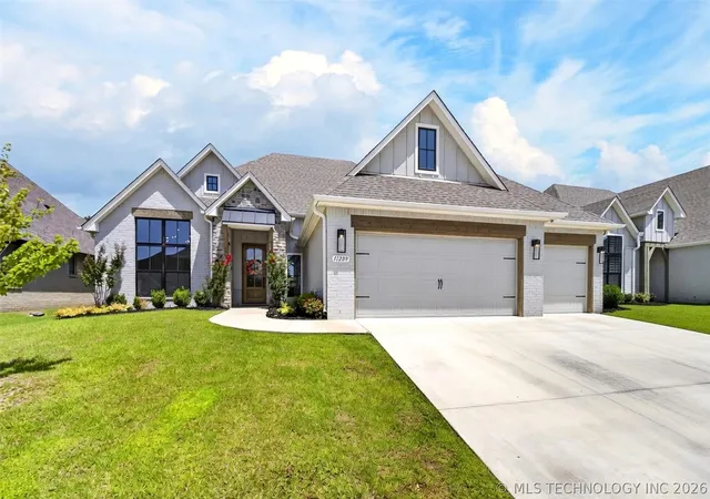 Homes for sale in Jenks, OK | 11209 S Redbud St, Jenks, OK 74037 | MLS# 2623689