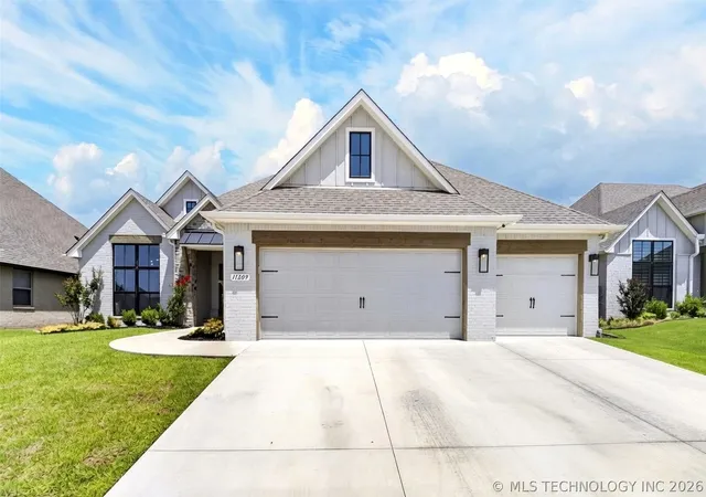 Homes for sale in Jenks, OK | 11209 S Redbud St, Jenks, OK 74037 | MLS# 2623689