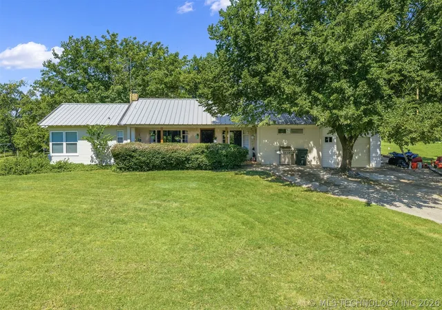 Homes for sale in Sulphur, OK | 712 E 8Th, Sulphur, OK 73086 | MLS# 2623881