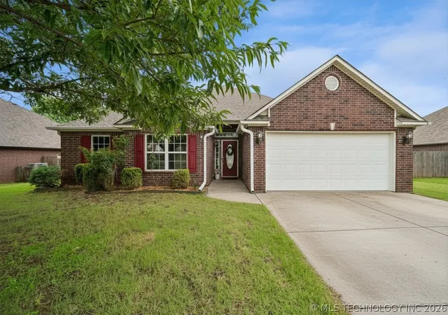 Homes for sale in Bartlesville, OK | 5309 Richmond Dr, Bartlesville, OK 74006 | MLS# 2621913