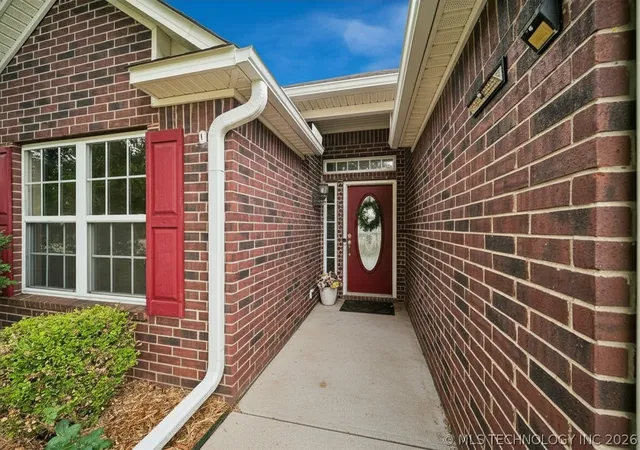 Homes for sale in Bartlesville, OK | 5309 Richmond Dr, Bartlesville, OK 74006 | MLS# 2621913