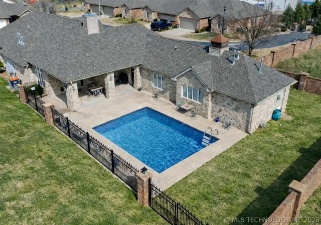 4th image of 607 St Andrews Cir, Grove, OK 74344 | MLS# 2614913