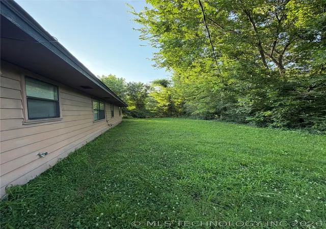 15th image of 215 Ne 7th St, Checotah, OK 74426 | MLS# 2623838