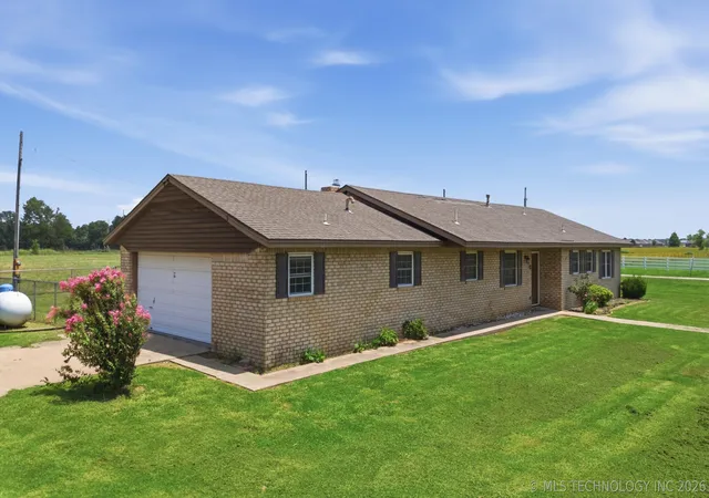 Photo 2 of Single family home for sale at 17608 N 161st Eastavenue, Oologah, OK 74053 | MLS# 2623911 | Listing updated on 2026-07-27