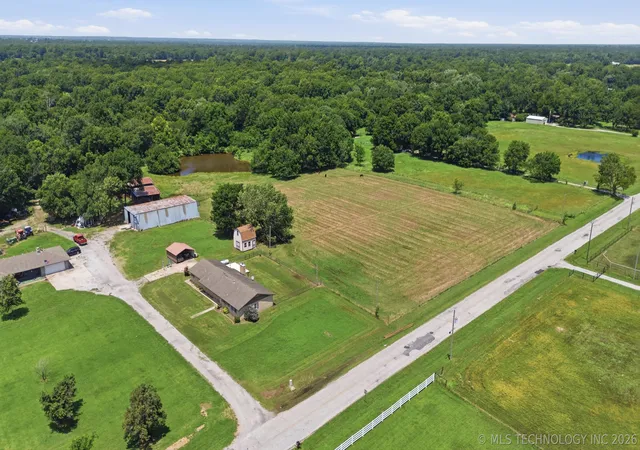 Photo 3 of Single family home for sale at 17608 N 161st Eastavenue, Oologah, OK 74053 | MLS# 2623911 | Listing updated on 2026-07-27