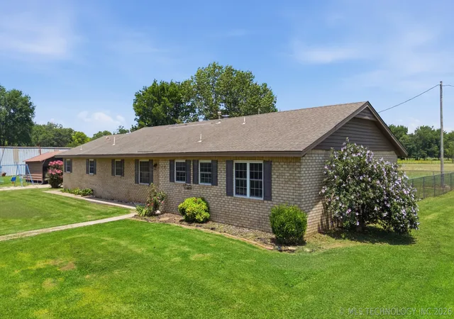 Photo 3 of Single family home for sale at 17608 N 161st Eastavenue, Oologah, OK 74053 | MLS# 2623911 | Listing updated on 2026-07-27