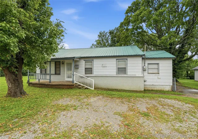 Homes for sale in Claremore, OK | 611 S Maryland Ave, Claremore, OK 74017 | MLS# 2623977
