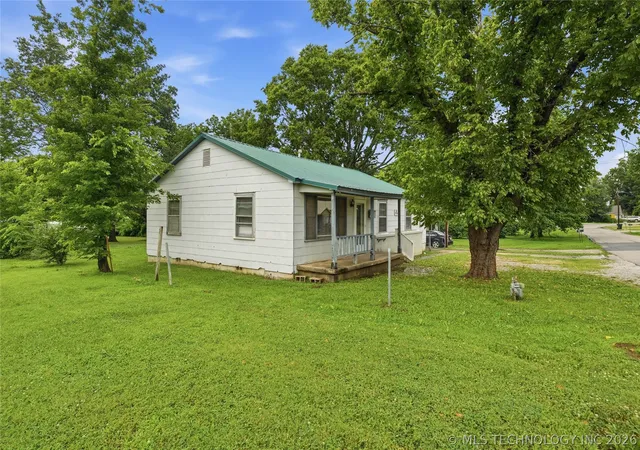 Homes for sale in Claremore, OK | 611 S Maryland Ave, Claremore, OK 74017 | MLS# 2623977