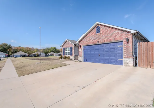 Homes for sale in Bixby, OK | 5811 E 146th Pl S, Bixby, OK 74008 | MLS# 2623971