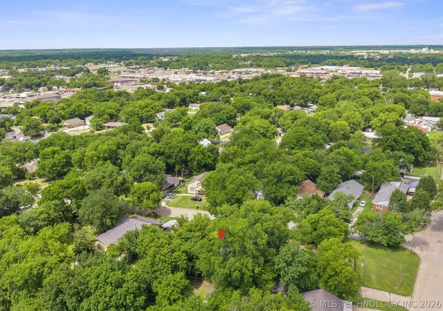 Homes for sale in Ardmore, OK | 710 Nw F St, Ardmore, OK 73401 | MLS# 2623927