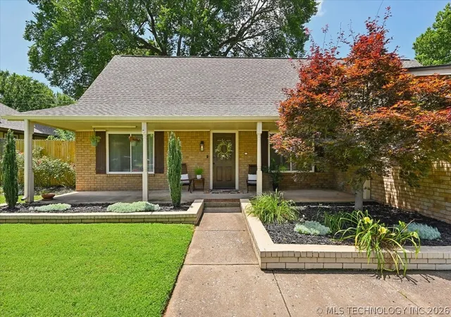 Homes for sale in Broken Arrow, OK | 1001 W Decatur St, Broken Arrow, OK 74011 | MLS# 2623900