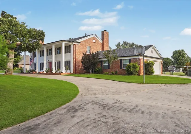 Photo 3 of Sale Pending at 1250 Easy St, Claremore, OK 74017 | MLS# 2623994 | Listing updated on 2026-08-27
